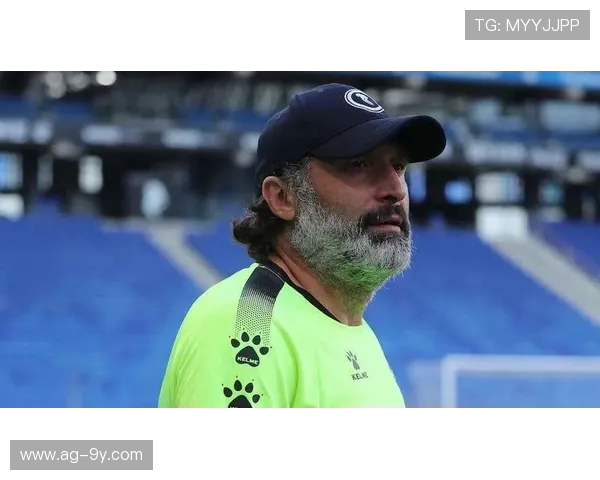 从金刚跳解析现代足球运动员高效核心发力与稳定身体控制技巧关键